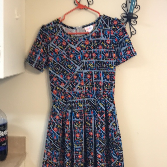 Lularoe Amelia M - Picture 1 of 3
